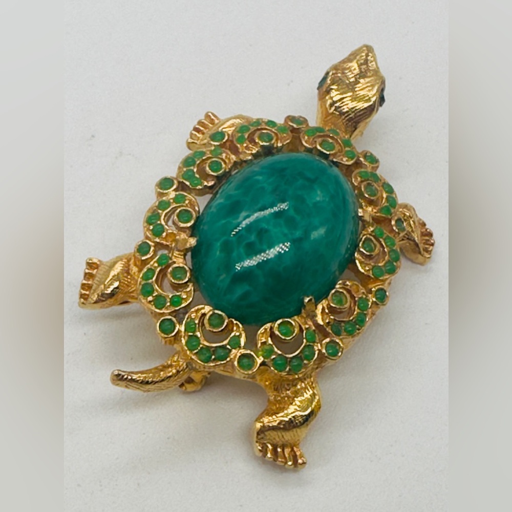 De Nicola Gold Tone Turtle Brooch Pin Green Cabochon Rhinestone Filigree Vintage
